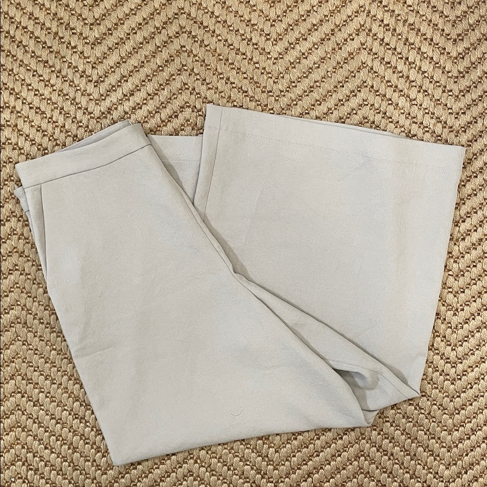 Aritzia - Wilfred Wide Legged Ankle Pants - Light Grey - 8